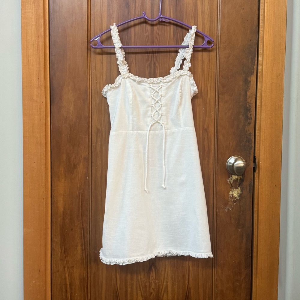 Urban Outfitters White linen mini dress with Lace-Up front and ruffle trim -XS - Picture 2 of 8